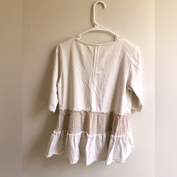 Easel Women’s Size Large Tiered Cream & TanPolkaDot Top - Picture 4 of 4